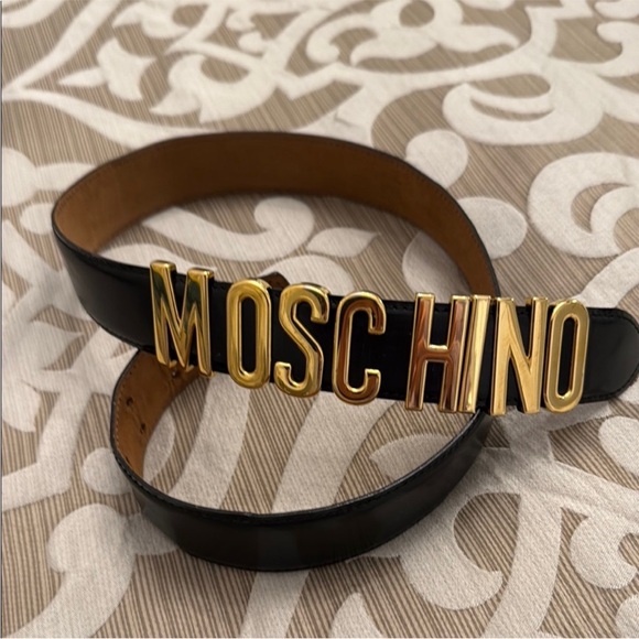 Moschino Elegant Black Belt with Gold Logo - Picture 2 of 2
